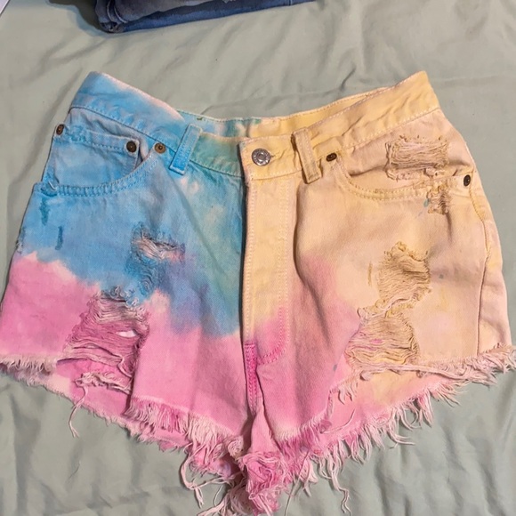 Levi’s Tie Dye Denim Shorts - Picture 1 of 2